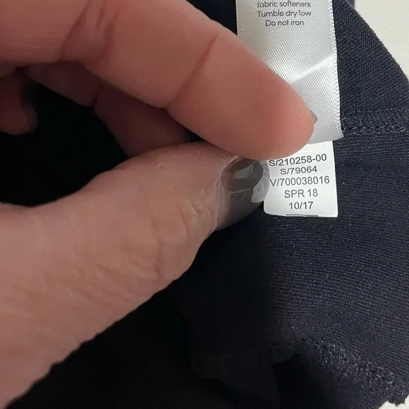 Athleta Modern Metro Skort Black Size Medium Adventure Travel Style 210258 - Picture 7 of 7